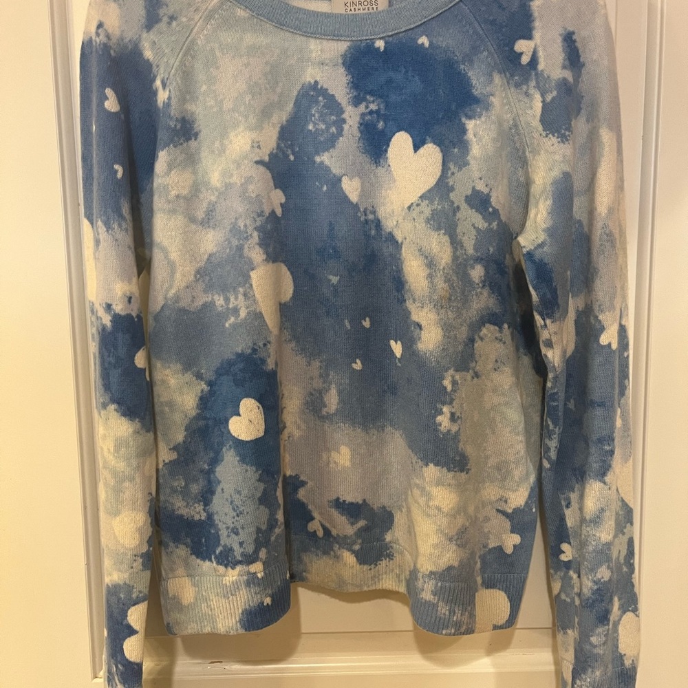 Kinross Cashmere Dreamy Hearts Pullover. Light Blue. Size M. - Picture 14 of 14